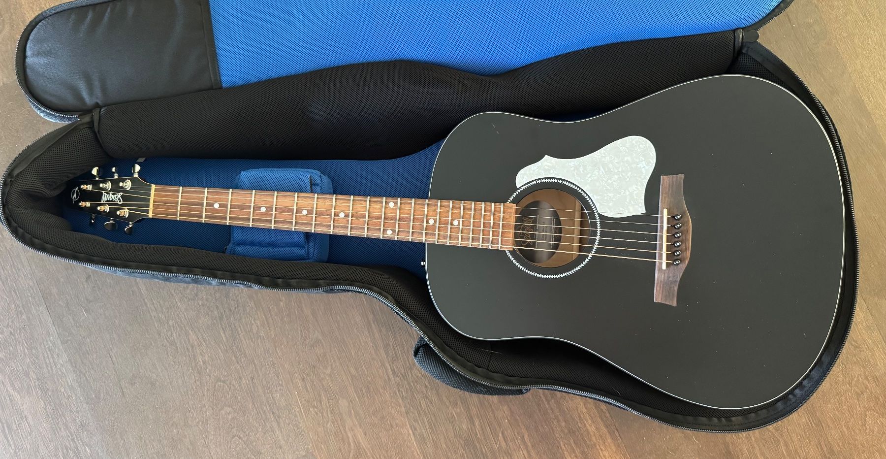 Seagull Instruments de musique: Seagull S6 Classic Black A/E Westerngitarre – D'occasion à Richterswil par velvetglove_rhcp