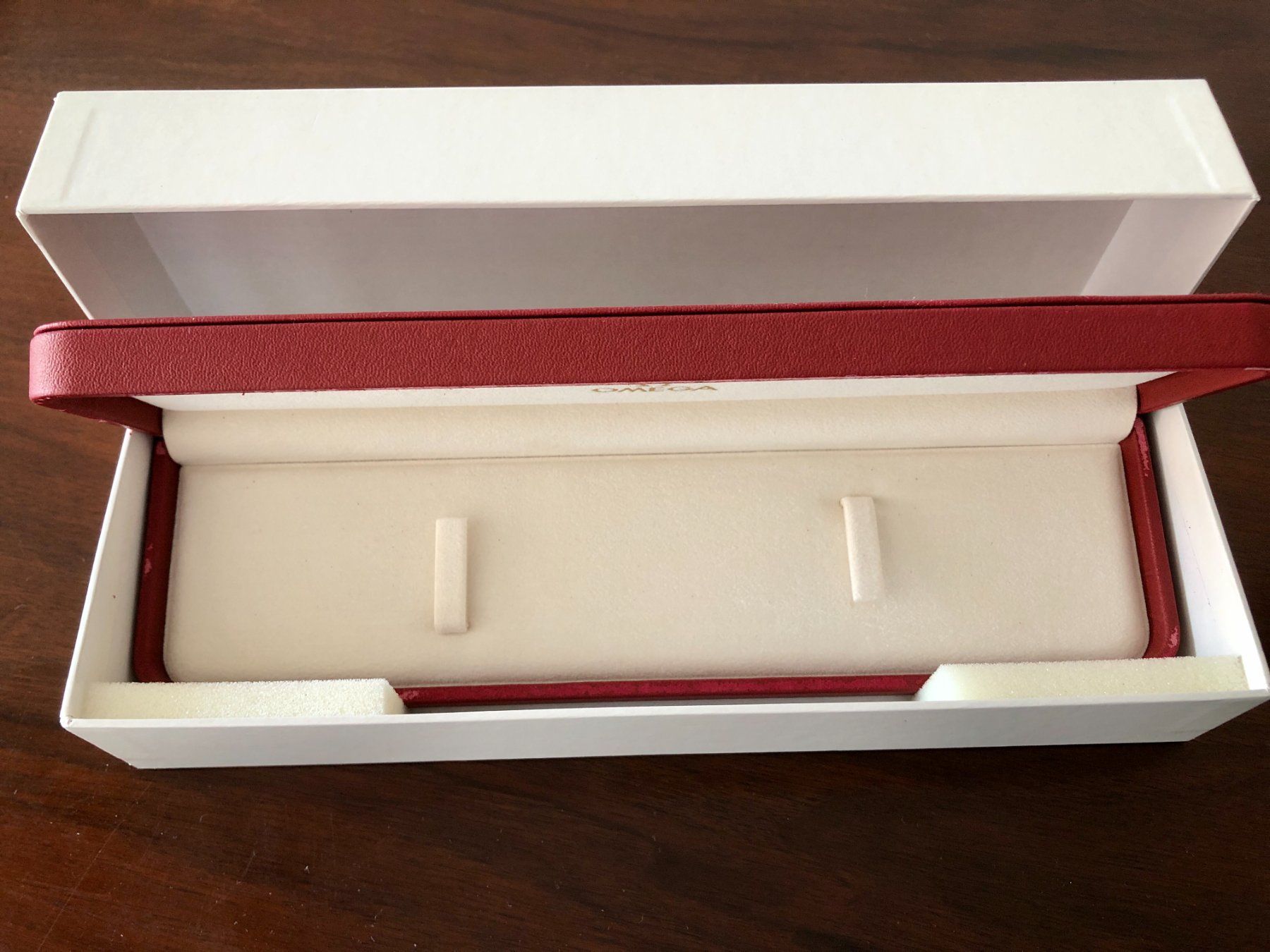 Omega Orologi: OMEGA long red watchbox with outerbox, new condition – Usato da Mont-sur-Lausanne venduto da vmi_ym5l 1