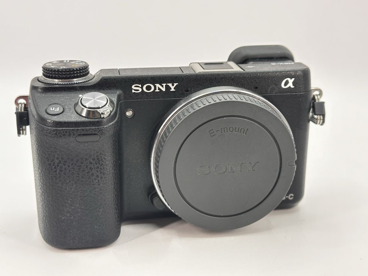 Sony Fotocamera: Sony nex 6 mit kosmetischem Fehler – Usato da Arbon venduto da Sed_9bj9