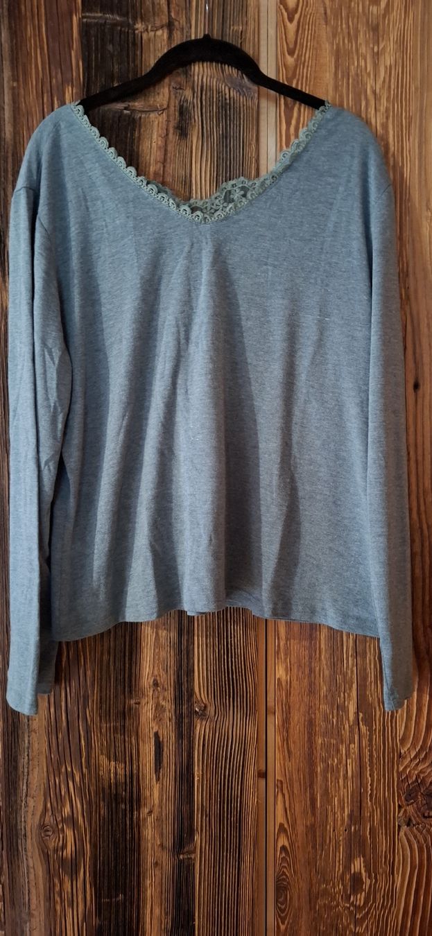 Pullover & Sweatshirts: Feines Langarmshirt mit Spitze, Grösse xl – Gebraucht aus Niederstocken von Cocos_nut 1