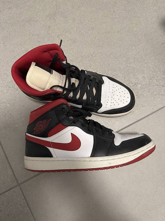 Chaussures hommes: Jordan 1 Mid 42.5 – D'occasion à Wallisellen par hug_pf77