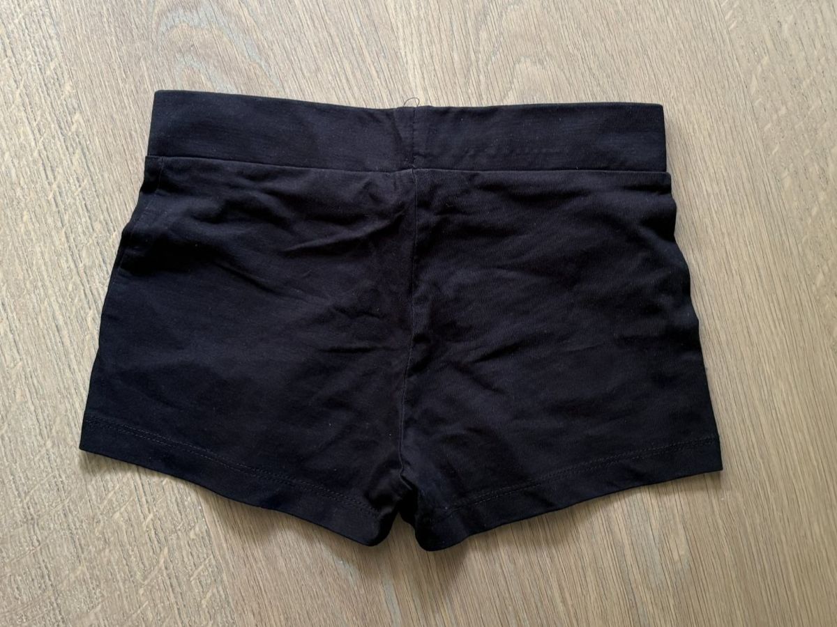 H&M Pantaloni: Kurze Strand-Shorts, Schwarz, Grösse 134 – Usato da Rüschlikon venduto da user999 1