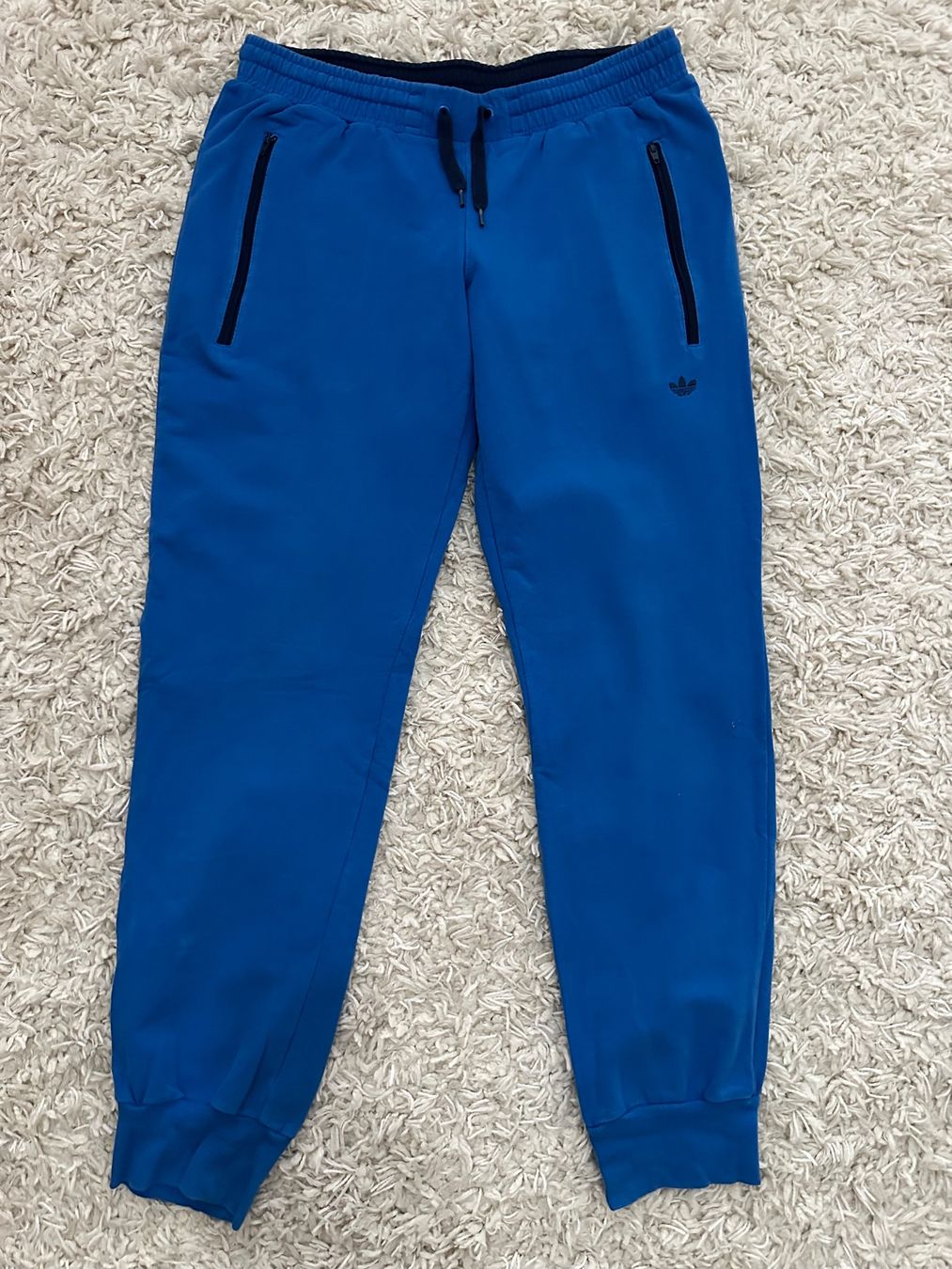Adidas Pantaloni: Adidas Hose Gr.38 – Usato da Bern venduto da BrandVilla