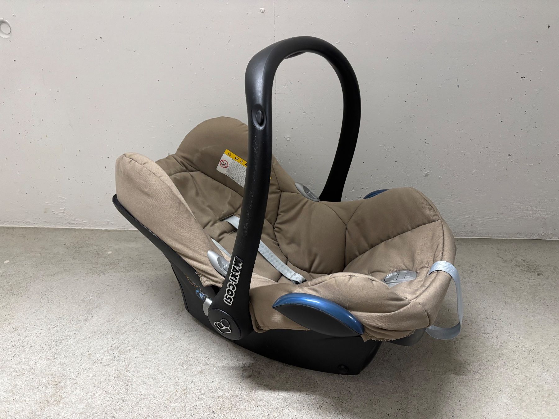 Carrozzine: Maxicosi mit Einbausystem Isofix, Teutonia Adapter – Usato da Uster venduto da maguro