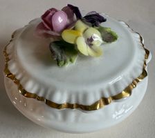 Kleine Porzellan Dose mit Blumenbouquet Coalport England