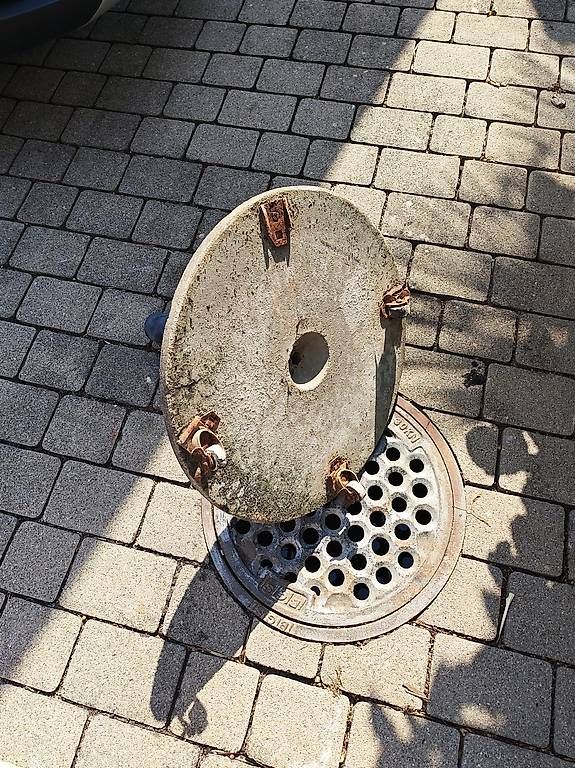 Sonnenschirme: Pied de parasol – Gebraucht aus Paudex von Aventure1