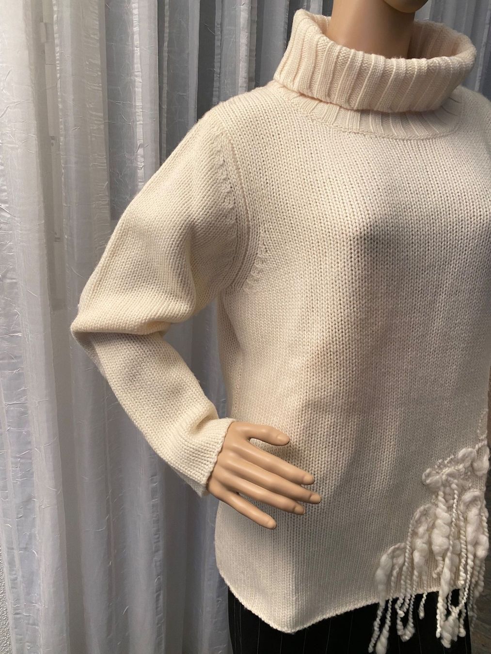 Maglioni & Felpe: perfekter Auftritt mit diesem Pullover von ELEGANCE, 44/46 – Usato da Winkel venduto da ferrari2022 7