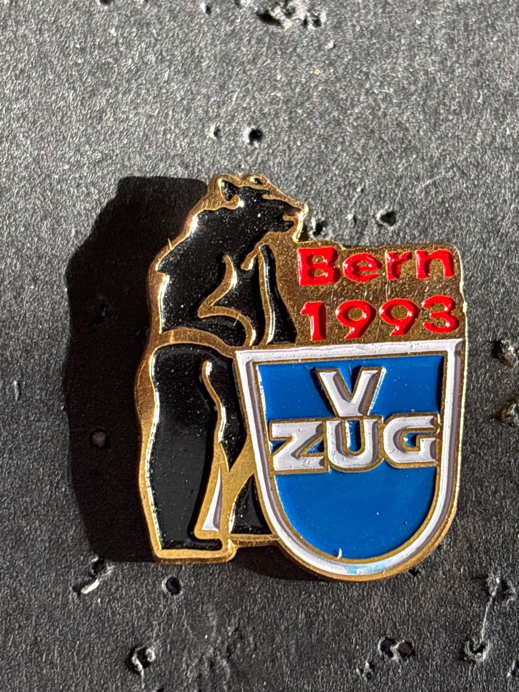 Placchette & Badge: Pin V Zug Bär – Usato da Lützelflüh-Goldbach venduto da NicoleL.