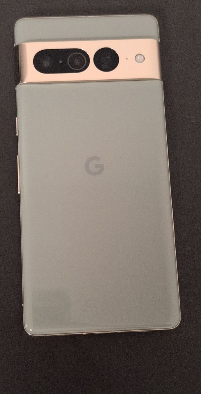 Google Handys / Smartphones: Google Pixel 7 Pro 128 GB in Hazel inkl. Hülle – Gebraucht aus Zürich von rah_5p85 1