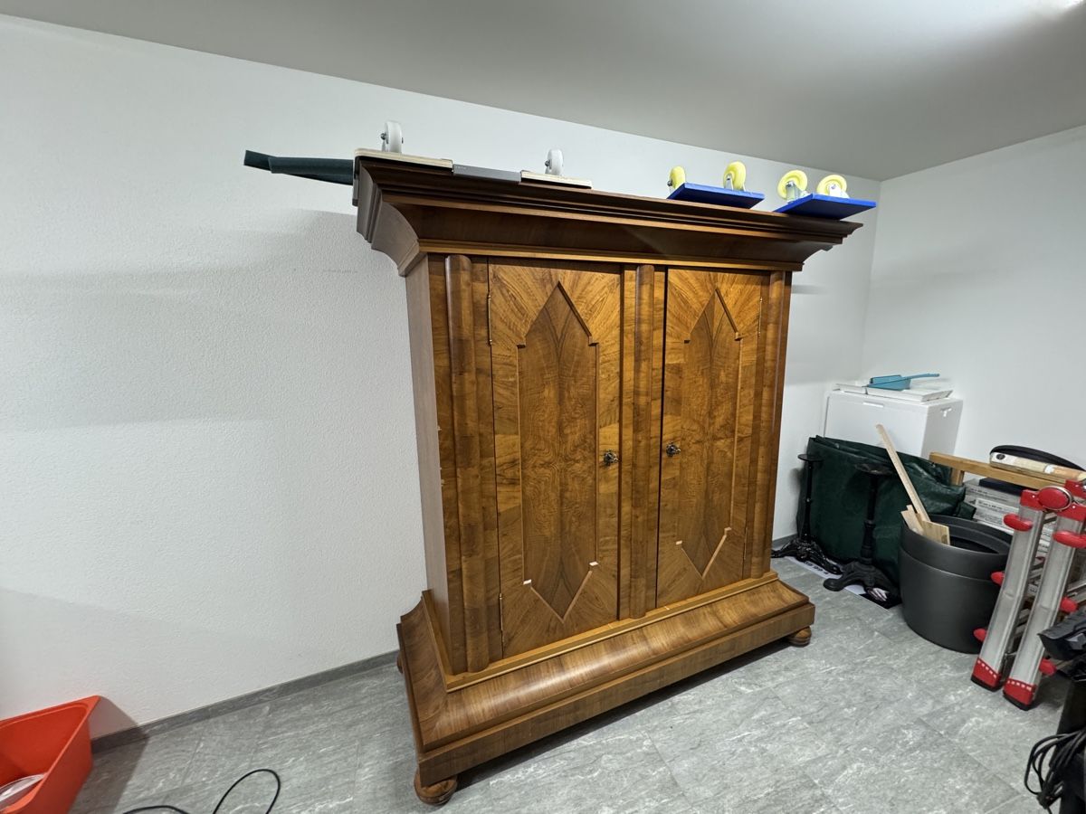 Armadi: Alter Holz Schrank SEHR Stabil – Usato da Boppelsen venduto da 8113-Boppelsen