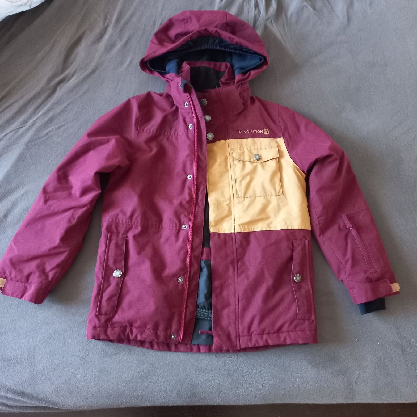 Trevolution Jacken & Mäntel: Skijacke gr.128 – Gebraucht aus Bachenbülach von enigmatic