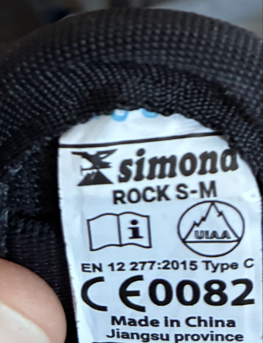 Attrezzatura da arrampicata: Klettergurt, Kletterhelm und Flüssigkreide – Nuovo (secondo la descrizione) da Hünenberg venduto da dan_npw9 2