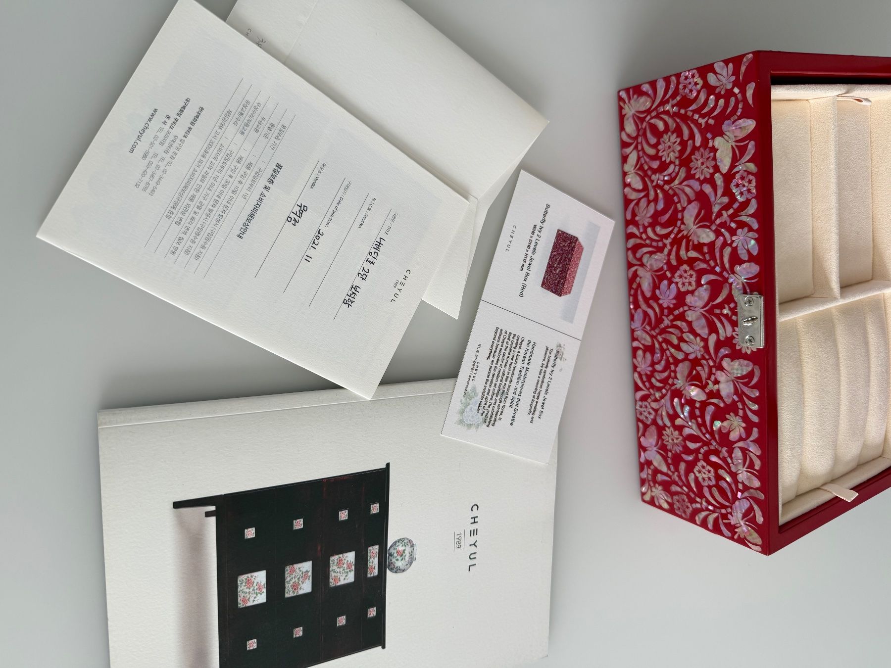 Altri gioielli: Cheyul Schmuckbox aus Perlmutt  NEU – Nuovo e nell'imballaggio originale da Interlaken venduto da nak_z98k 2