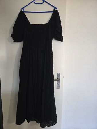 Wunderschönes Kleid von DISTURBIA, mit  Etikette, 42