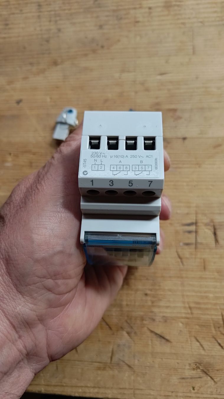 Hager Elektronikbauteile: Zeitschaltuhr hager SG303 – Gebraucht aus Gerzensee von cobo02 3