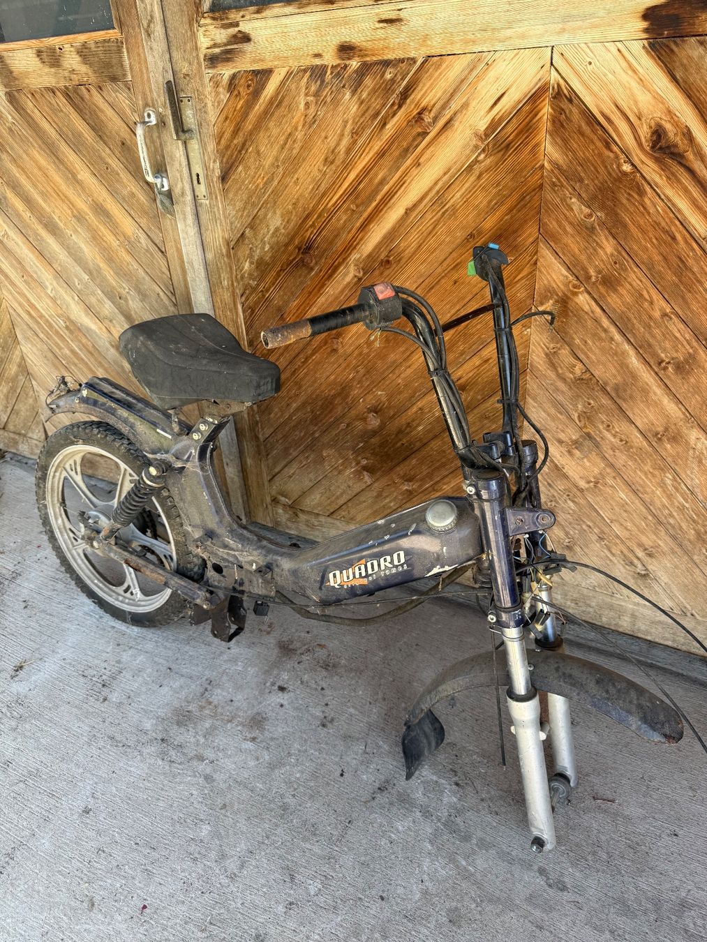 Tomos Mofas: Tomos Quadro mit Ausweis – Defekt aus Fahrni b. Thun von Schneiderlein55 7