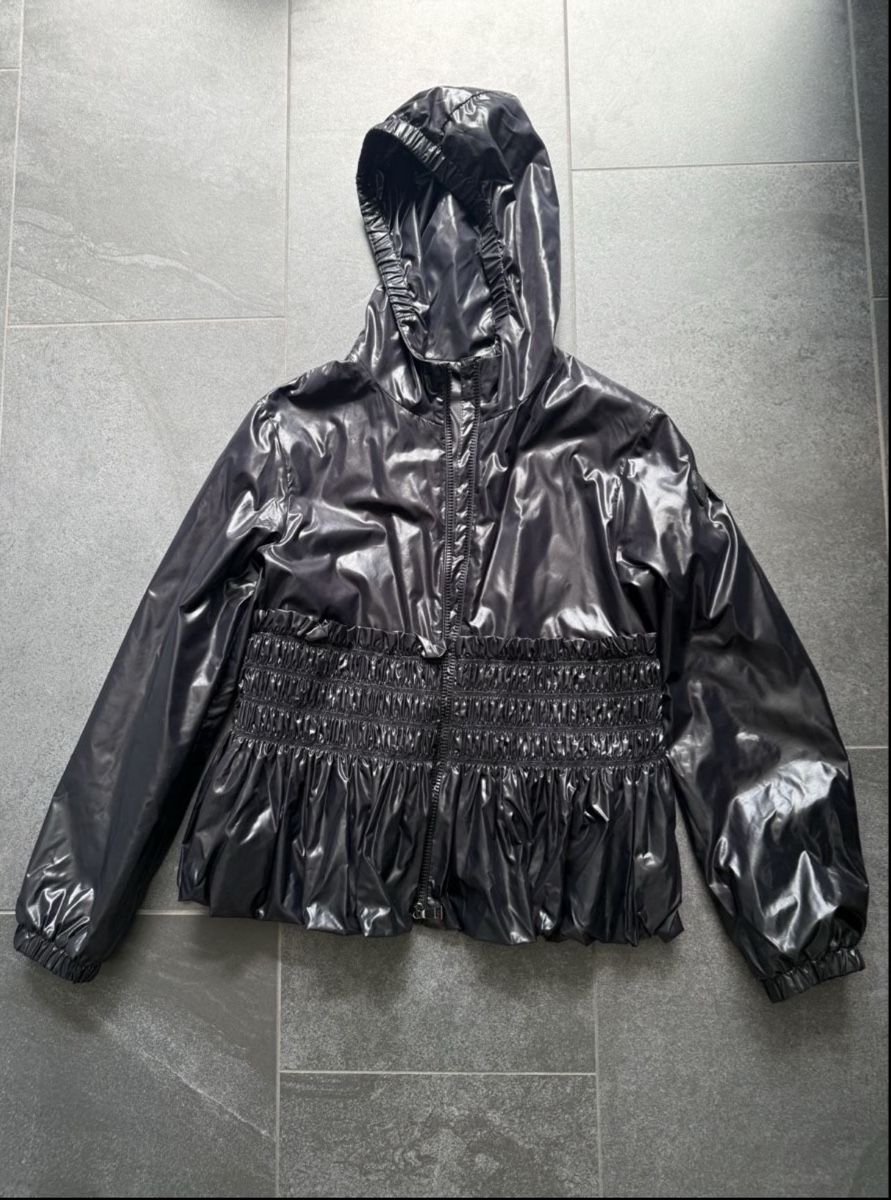 Moncler Vestes & Manteaux: Moncler leichte Jacke – Neuf (Voir description) à Ebikon par nat_jzh5
