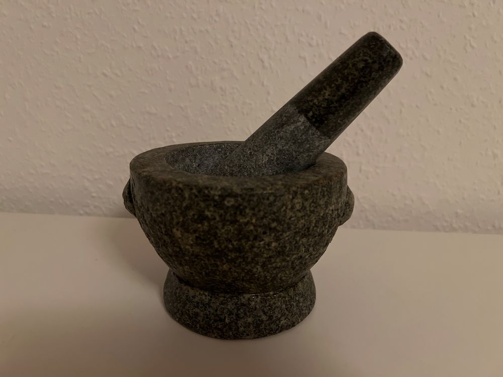 Toller Stein Mörser aus Granit (Gebraucht) in Basel für CHF 10 – mit ...