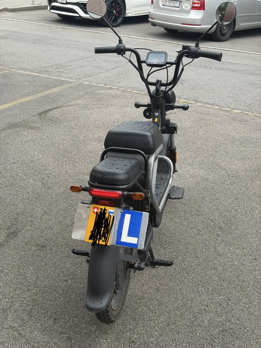Scooter: E-Roller 45km/h Vengo Schwarz – Usato da Cham venduto da fab_6x75 4