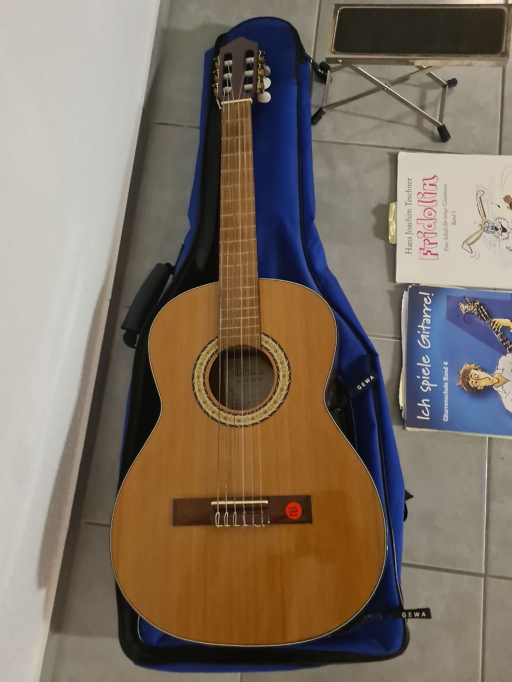 Strumenti musicali: Gitarre – Usato da Waldkirch venduto da Hypertenuse 3