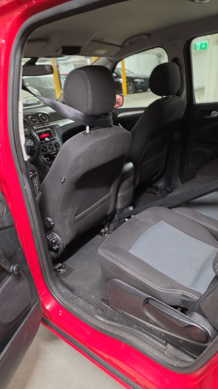 Ford Automobili: Ford smax  – Usato da Zürich venduto da Neco23 3