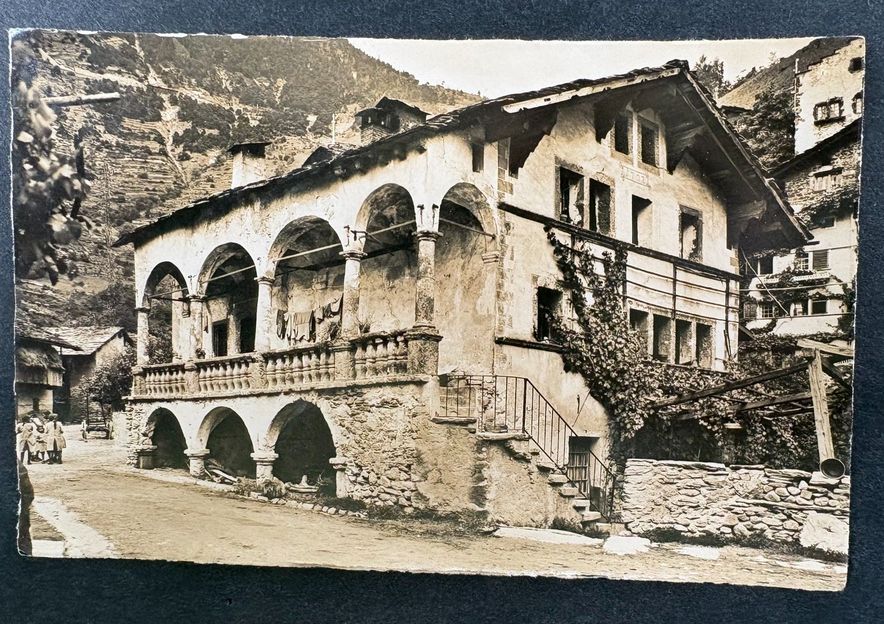 Cartoline postali: ANSICHTSKARTE DAS MAXENHAUS IN RARON – Usato da Ostermundigen venduto da crazy-horse-1840
