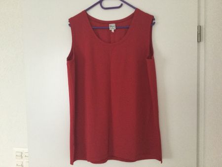 Neu Top für die Festtage rot ärmellos und aus viscose