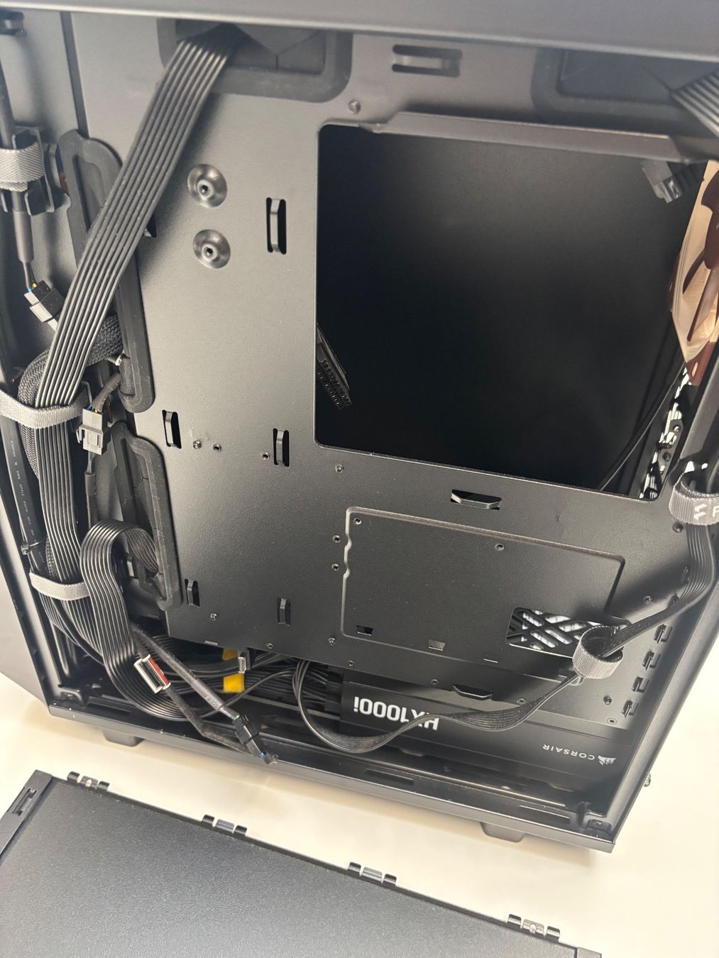 Fractal Custodie: Fractal PC Case inklusive Corsair Netzteil – Usato da Zürich venduto da mar_hs6l 7