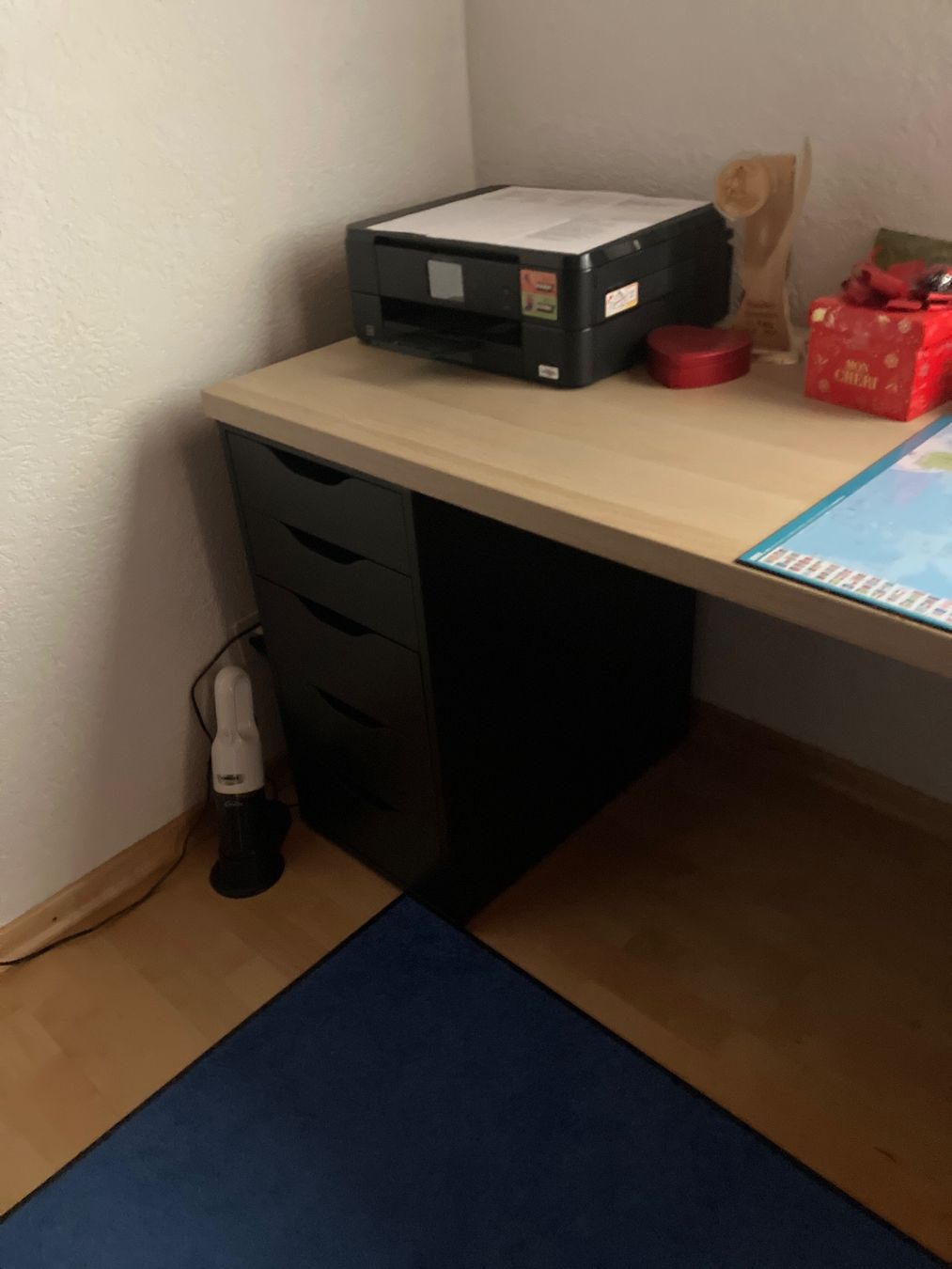 Ikea Scrivanie: Schreibtisch von IKEA – Usato da Riken AG venduto da fle_h6d7 1