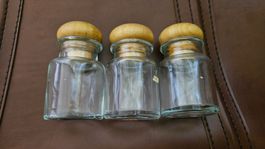 3 piccoli contenitori in vetro con tappo in sughero ermetico