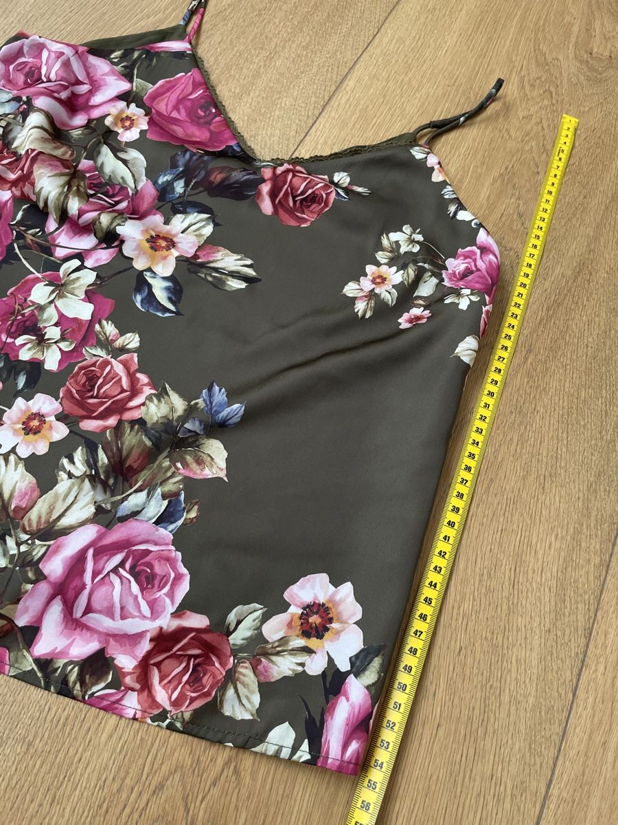 Tops: Blumiges Top in Khaki Gr. S – Gebraucht aus Grenchen von M_ina 4