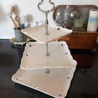 Mega: Etagere, 3-stufig, creme-weiss