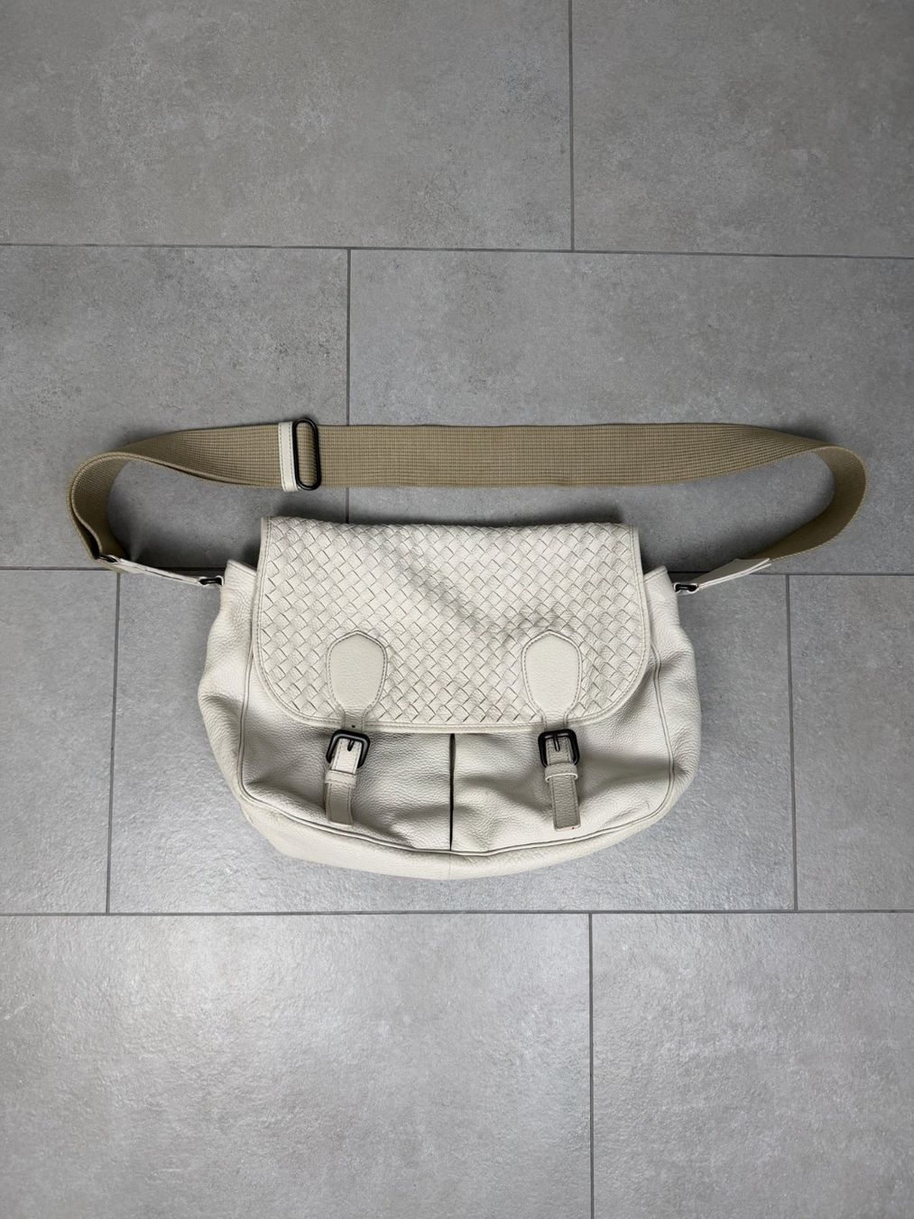 Bottega Veneta Taschen: Bottega Veneta Messanger Bag – Gebraucht aus Biel/Bienne von sami0788480082