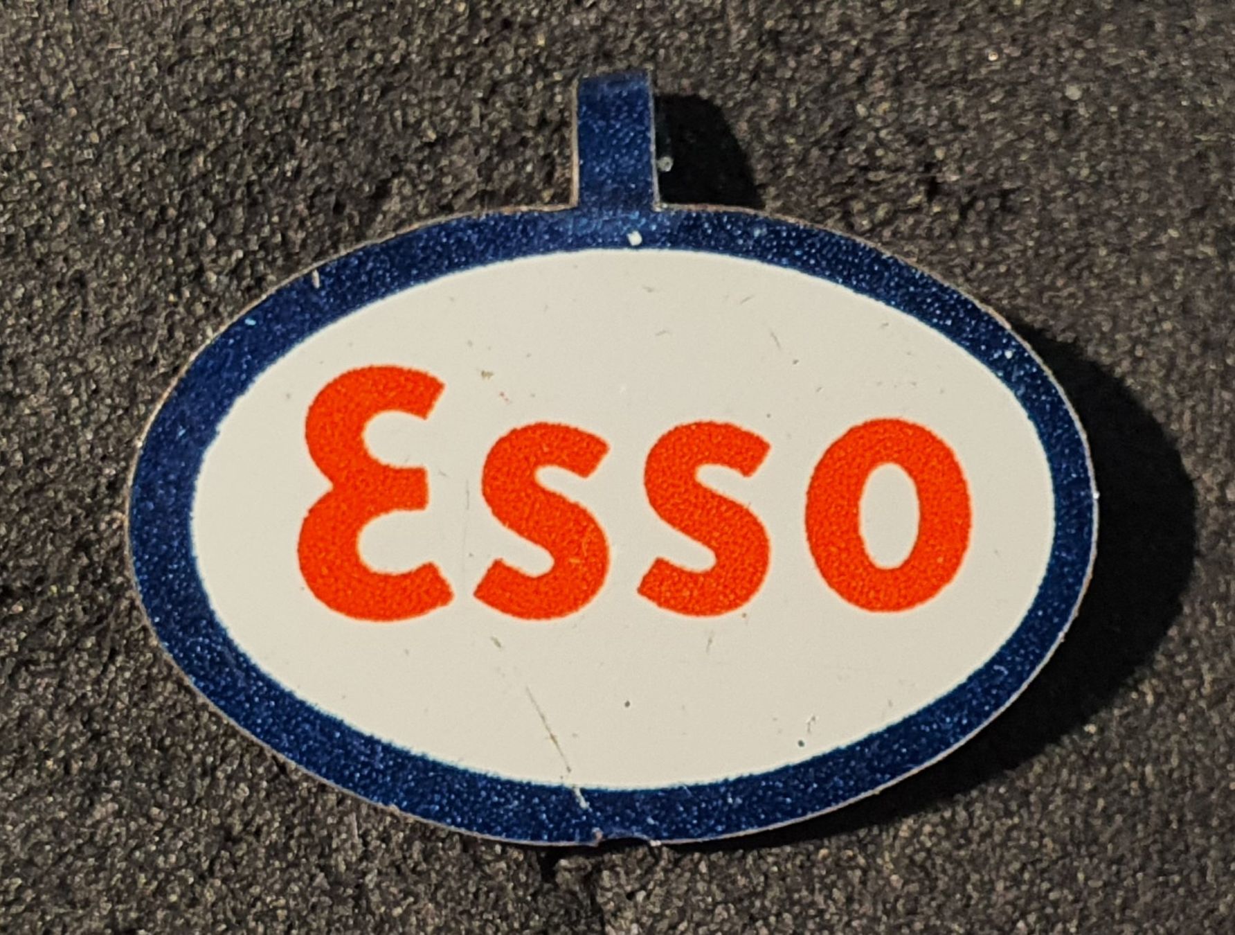 Esso Placchette & Badge: CC815 - Altes Werbe-Abzeichen ESSO Logo – Usato da Reinach BL venduto da Boston-Verkauf