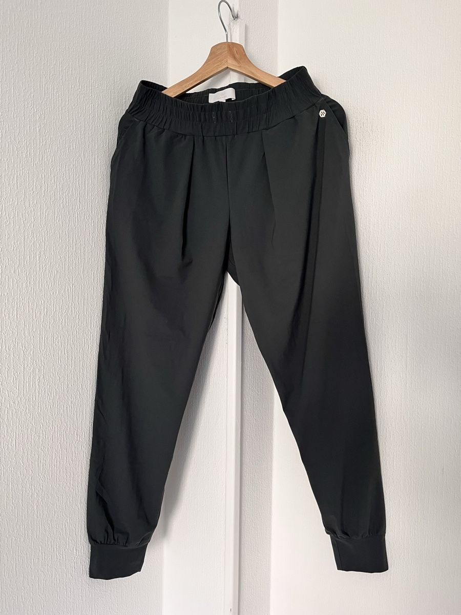 Ina Kess Pantalons: INA KESS Jogging Pants Grey size S  – D'occasion à Lausanne par Danash