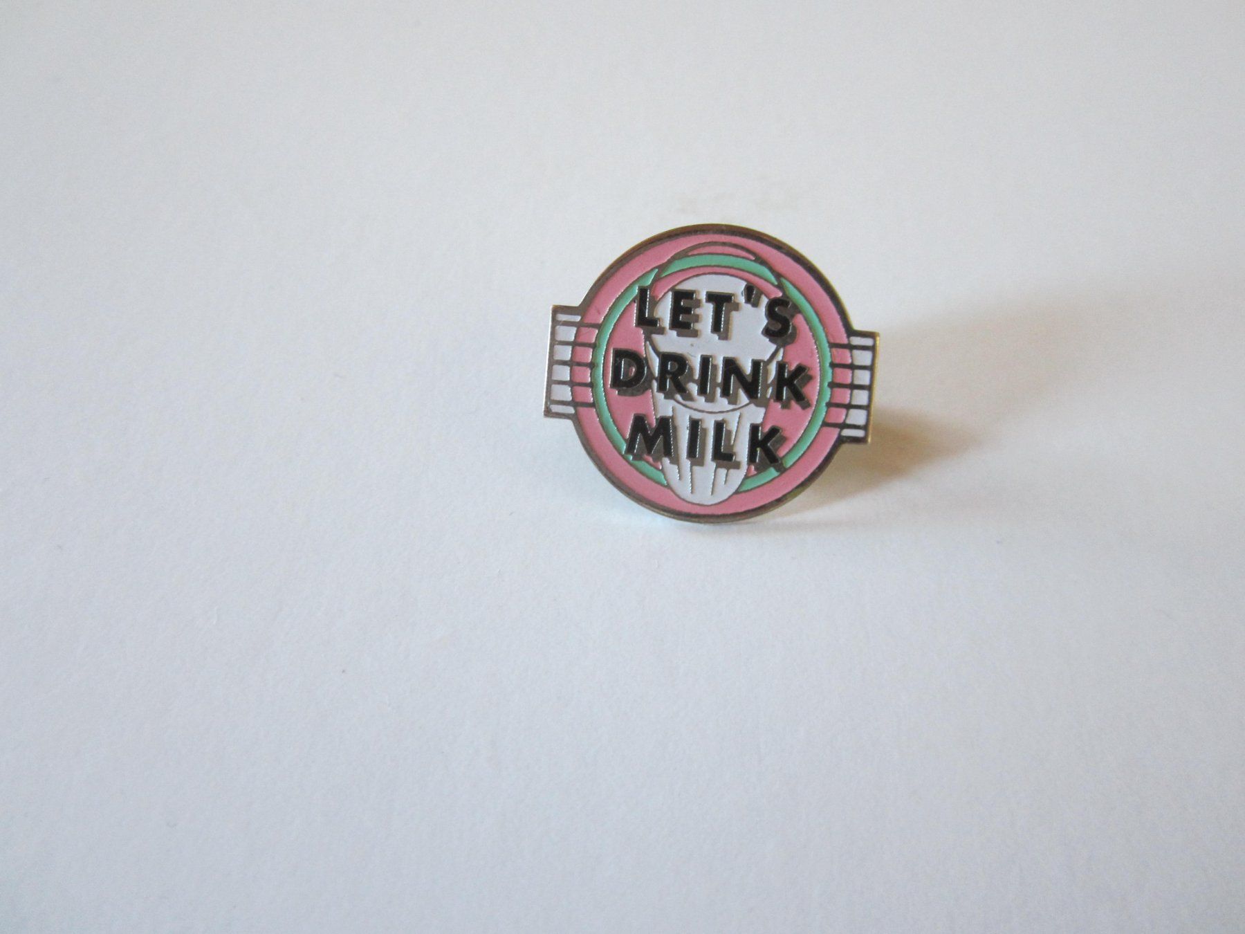 Plaquettes & Badges: pin – Neuf (Voir description) à Tramelan par Tors