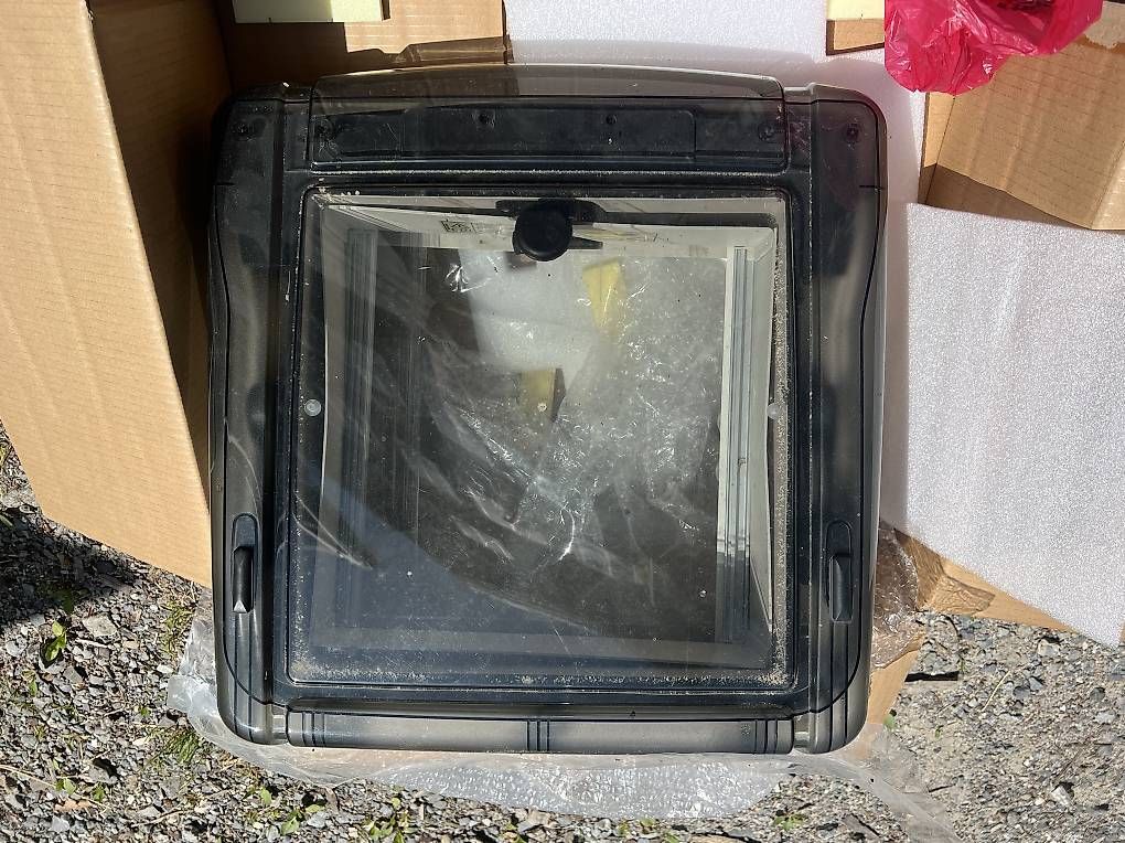 Altri accessori per camping: Remis Dachfenster/ Dachhaube – Usato da Trogen venduto da tha_dv8x