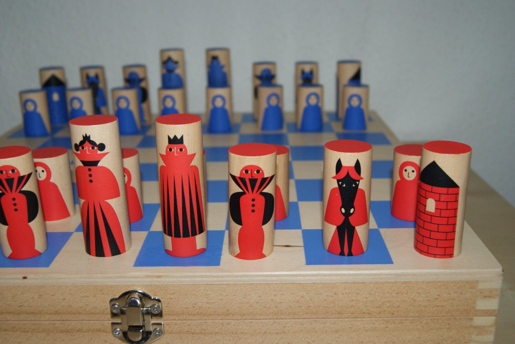 Giochi: Schachbrett-Box mit Staunton Figuren / Plus – Usato da Zürich venduto da Widi1 8