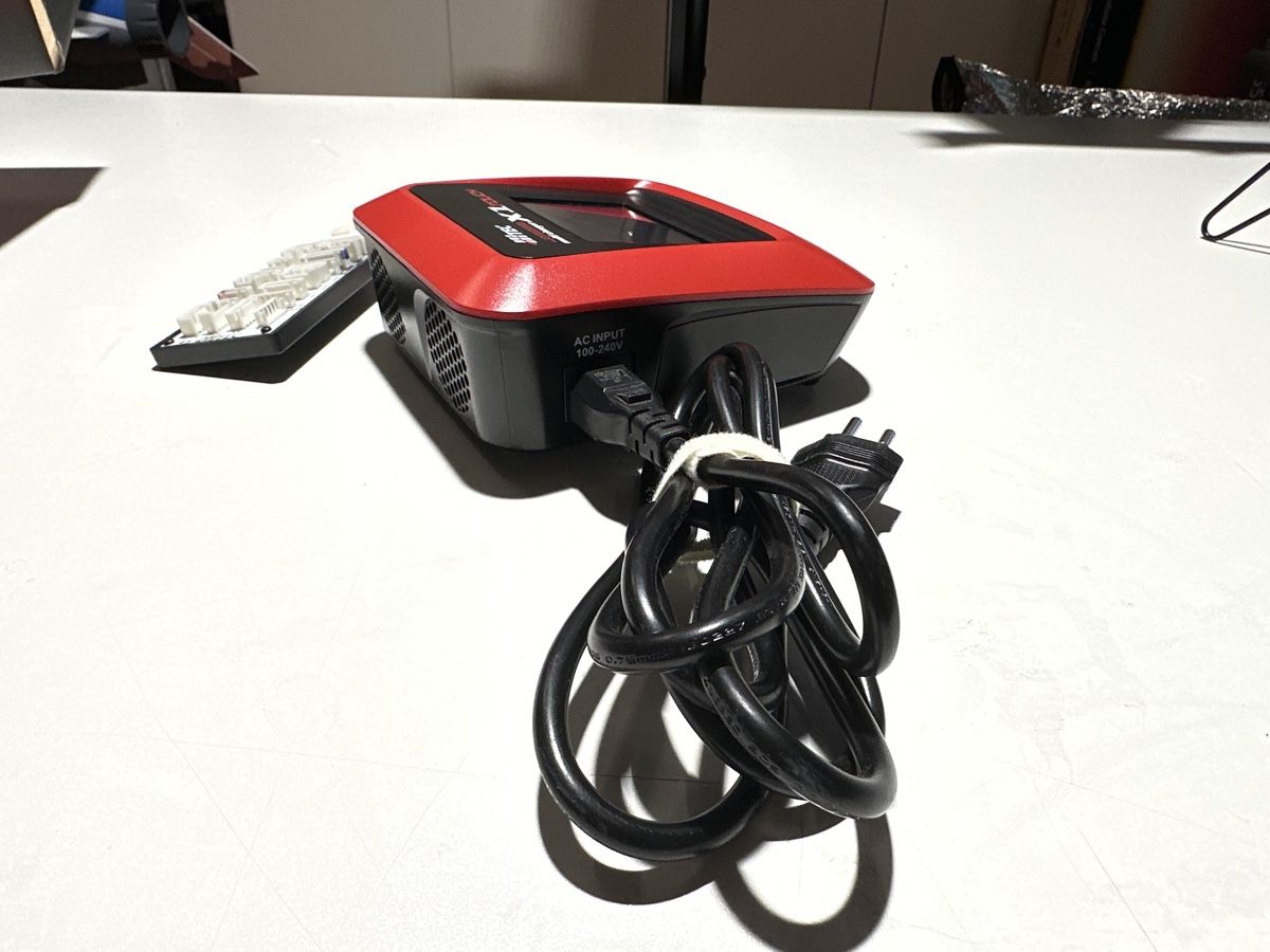 Batterie, Caricabatterie & Alimentatori: HiTec X1 Ladegerät – Usato da Reinach BL venduto da Tropic_Paradise 5