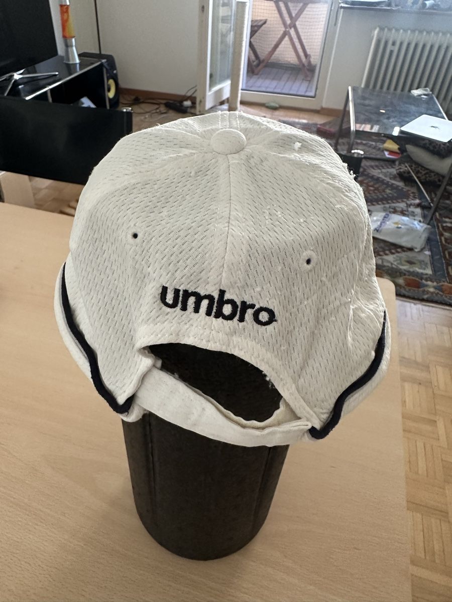 Copricapi, berretti & cappellini: Umbro hut – Usato da Zürich venduto da DealHunter69 2