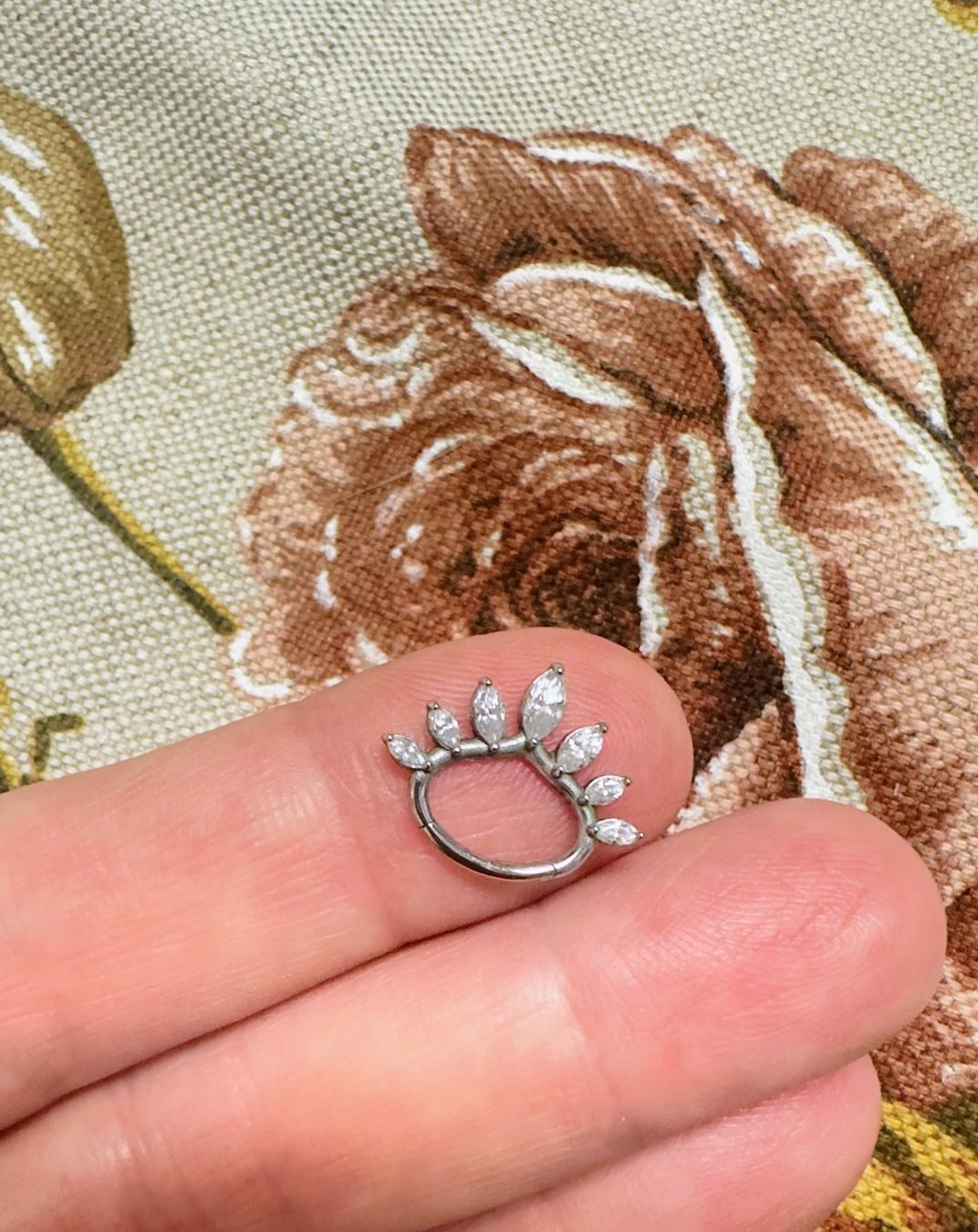 Bijoux piercing: Stechwerk Daith Piercing mit Swarovski – D'occasion à Kastanienbaum par Obor 2