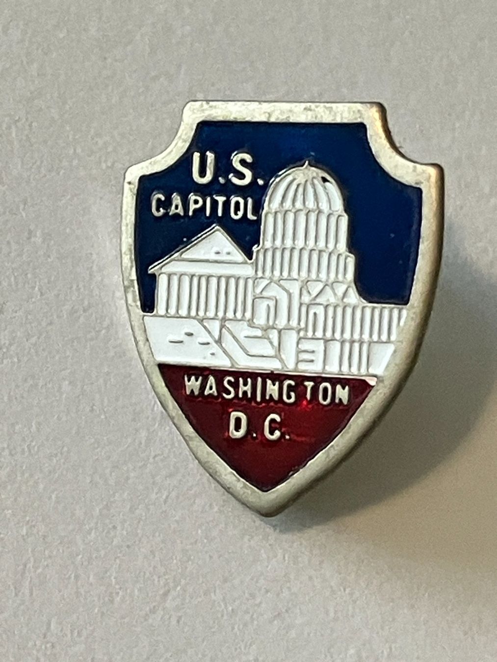 Placchette & Badge: 1 Pin US Capitol Washington – Usato da Basel venduto da djwwpp
