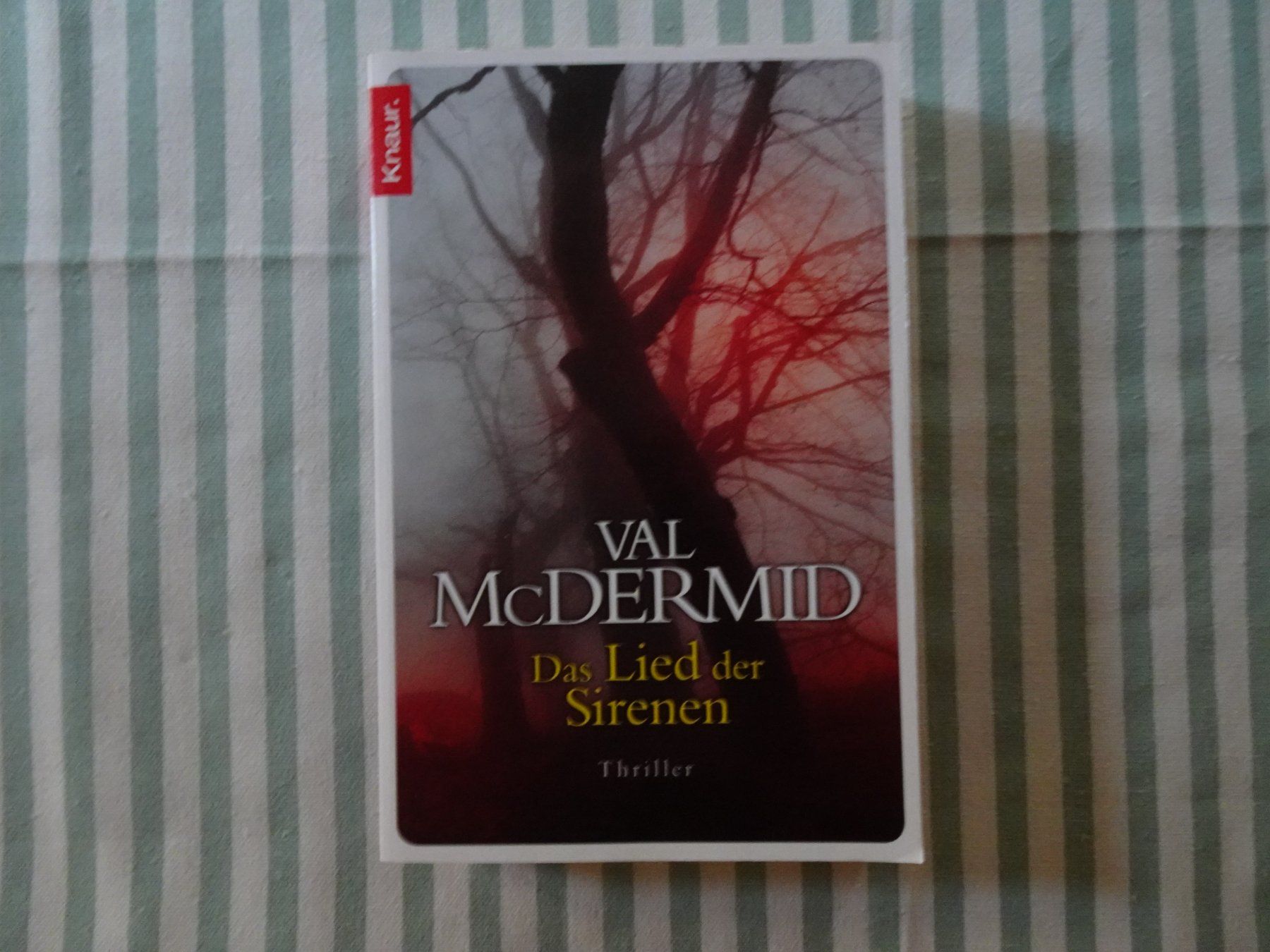 Bücher: Val Mc Dermind - Das Lied der Sirenen - Thriller - B760 – Gebraucht aus Küssnacht am Rigi von Bookslove-Divers