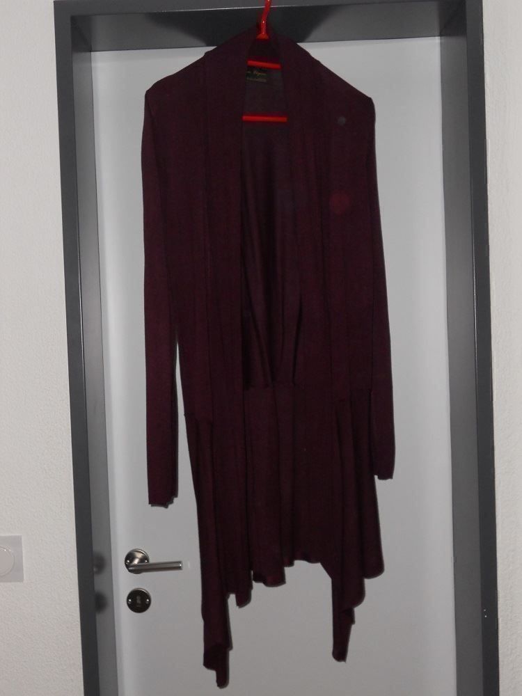 Giacche: Neu: langer Cardigan - dunkelrot - Gr.44 – Nuovo (secondo la descrizione) da Uznach venduto da Laeuffer