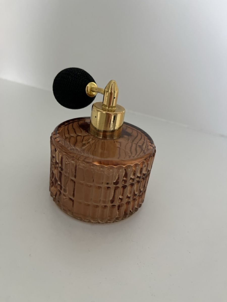 Flaconi: Perfume Bottle - Elegance in Glass & Gold Tone – Nuovo (secondo la descrizione) da Zürich venduto da lor_v6pq 1