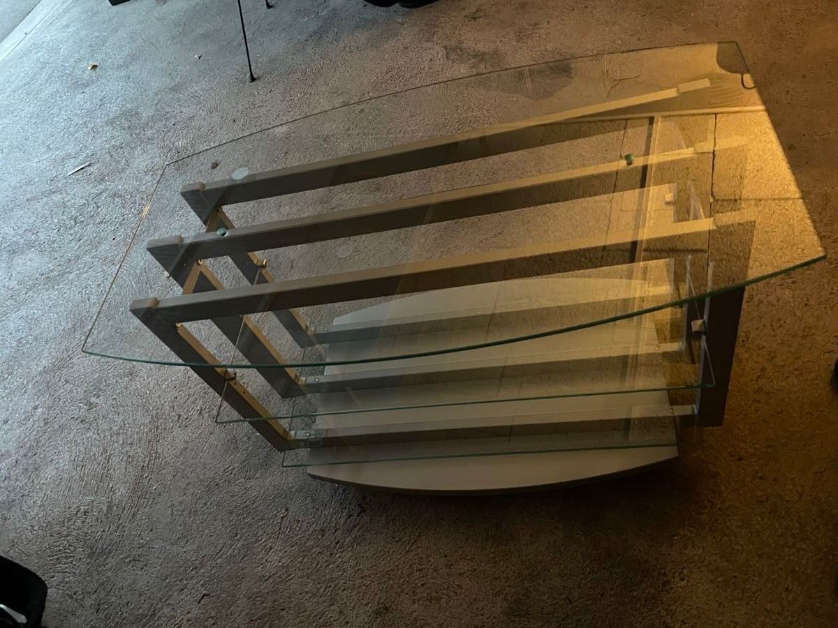 Tavoli: Modern Glass Table with 3 Shelves – Nuovo (secondo la descrizione) da Zug venduto da leo_tt5c