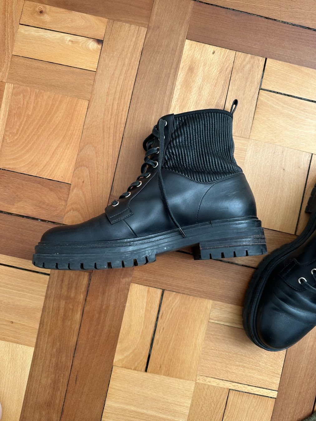 Gianvito Rossi Damenschuhe: Gianvito Rossi Leather Boots – Gebraucht aus Zürich von Haafaadjdhssjsj 1