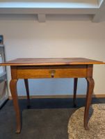 Holztisch