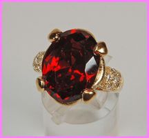 Wow, Ring mit grossem Zirkonia 18K Vergoldet