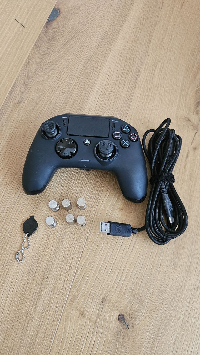 Sistema di controllo: Nacon Revolution Pro Controller 2 PS4 / PS 5 inkl. Gewichte  – Usato da Buchs SG venduto da Tscherfi